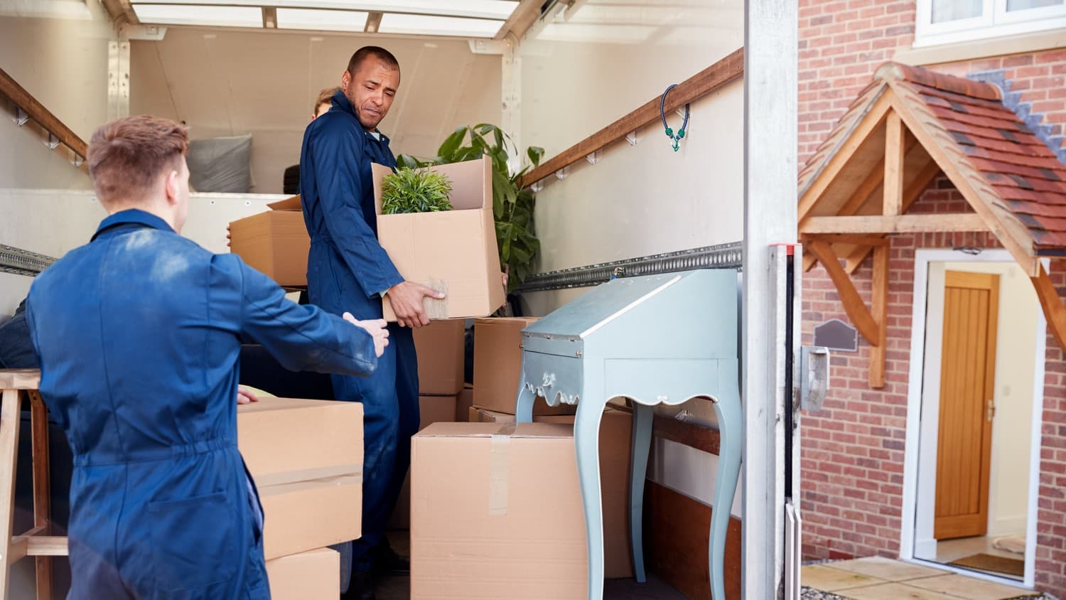 Top Tips for Hiring the Best Furniture Removalists in Perth