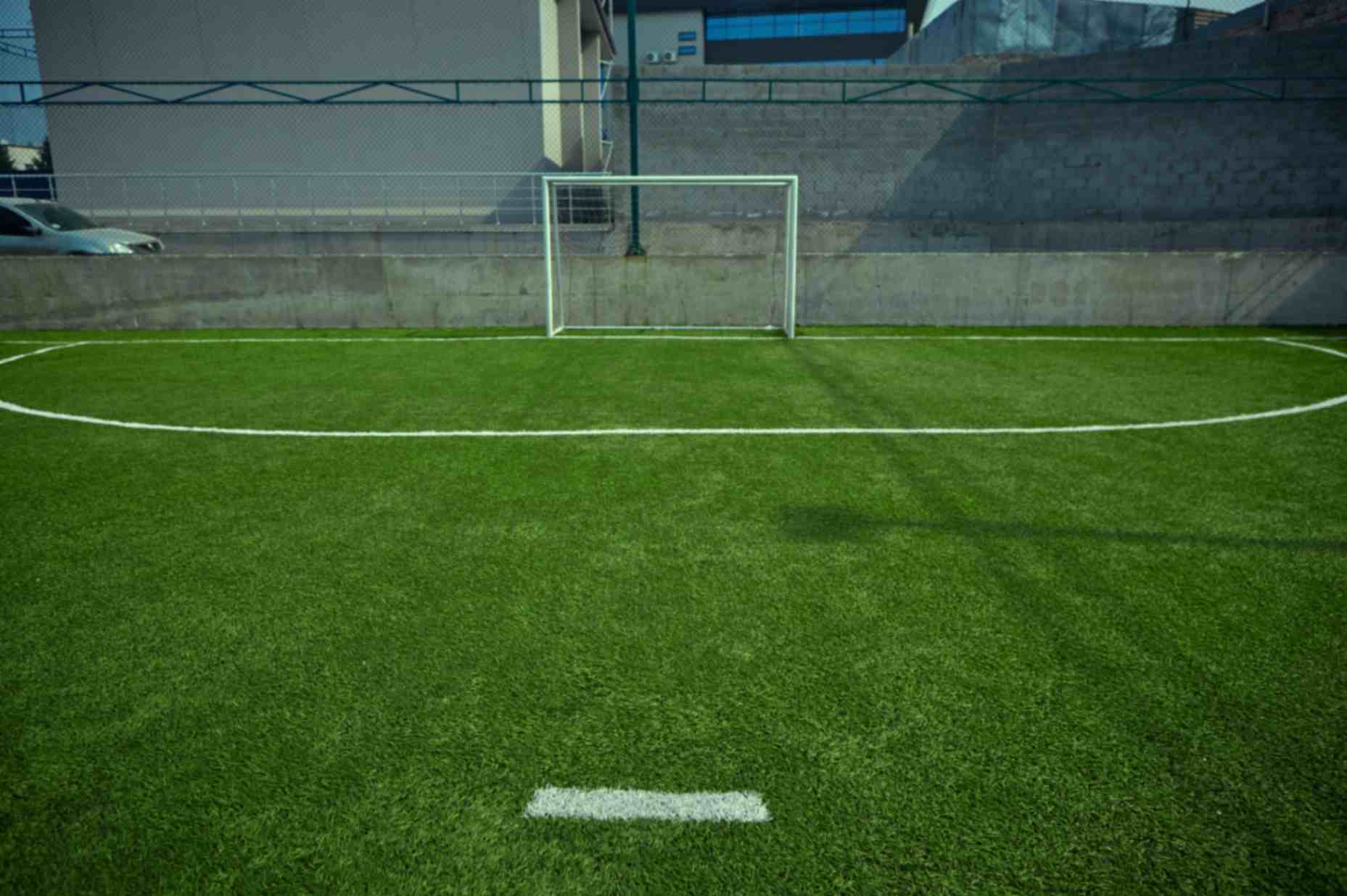 What are the Advantages of Using Artificial Turf in the UAE Climate?